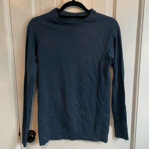 Lululemon Men’s Long Sleeve Navy Size Large